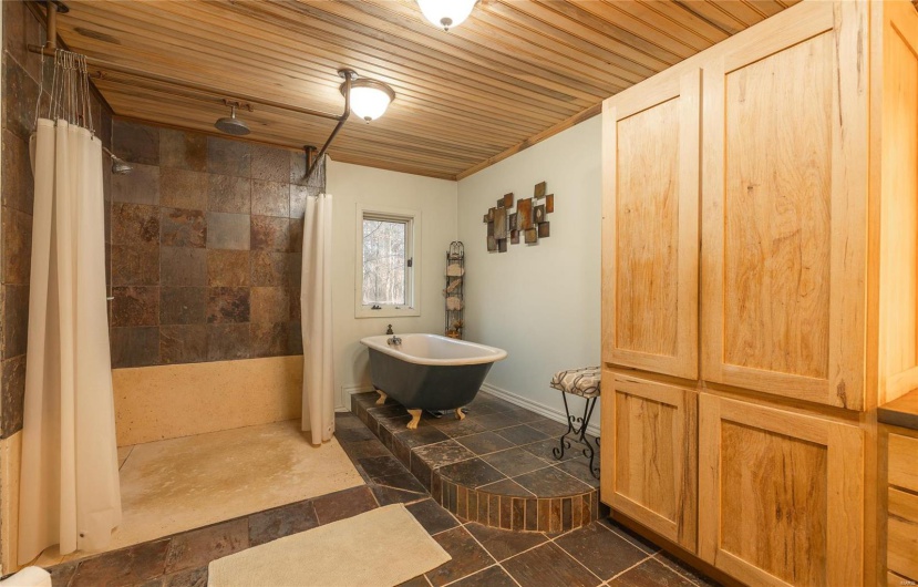 15247 Laminack Road, Carterville, Illinois 62918, 2 Bedrooms Bedrooms, 8 Rooms Rooms,1 BathroomBathrooms,Farm,For Sale,Laminack,MAR23073464