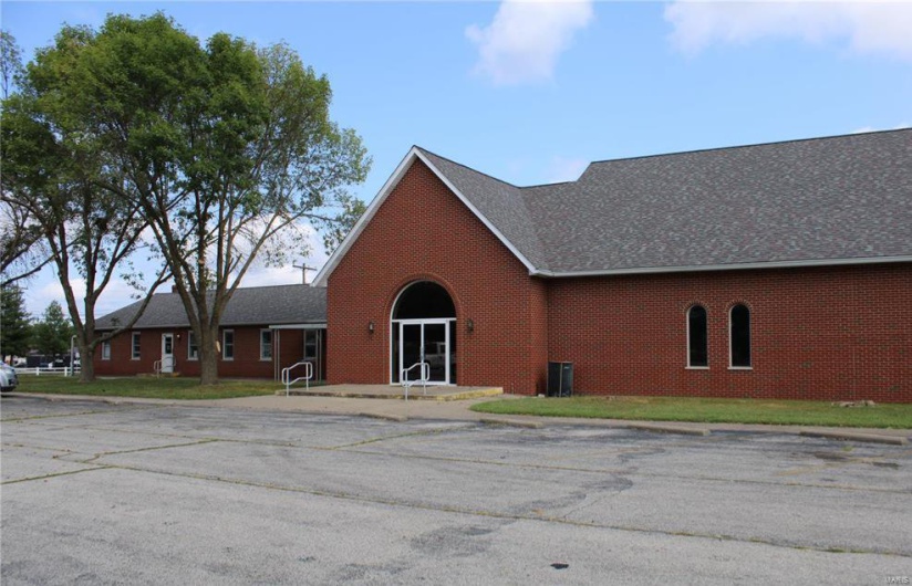 1010 Locust Street, Red Bud, Illinois 62278, ,Commercial Sale,For Sale,Locust,MAR23075311