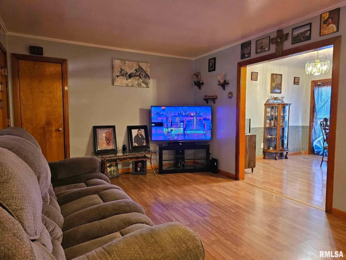 405 4TH Street, Rosiclare, Illinois 62982, 2 Bedrooms Bedrooms, 0 ,1 BathroomBathrooms,Residential,For Sale,4TH,0,RMAEB451826