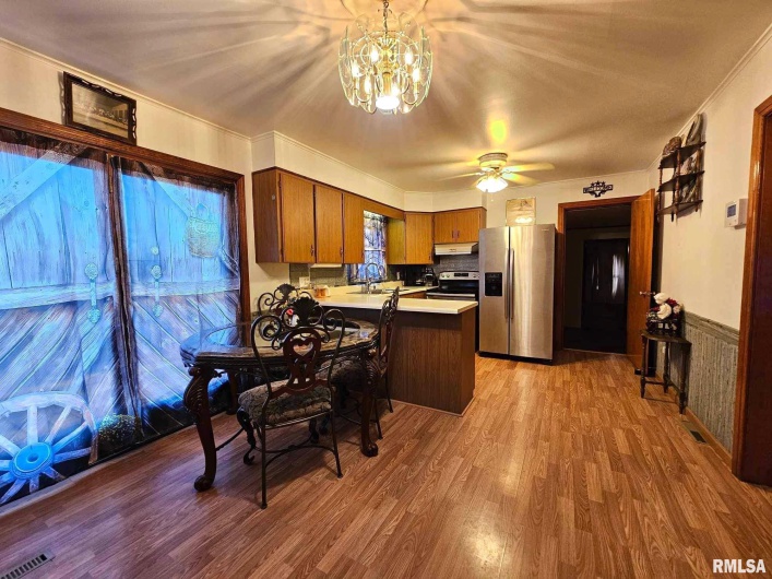 405 4TH Street, Rosiclare, Illinois 62982, 2 Bedrooms Bedrooms, 0 ,1 BathroomBathrooms,Residential,For Sale,4TH,0,RMAEB451826