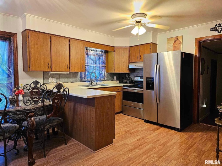 405 4TH Street, Rosiclare, Illinois 62982, 2 Bedrooms Bedrooms, 0 ,1 BathroomBathrooms,Residential,For Sale,4TH,0,RMAEB451826