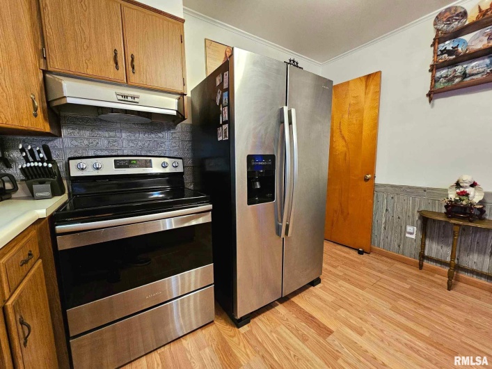 405 4TH Street, Rosiclare, Illinois 62982, 2 Bedrooms Bedrooms, 0 ,1 BathroomBathrooms,Residential,For Sale,4TH,0,RMAEB451826