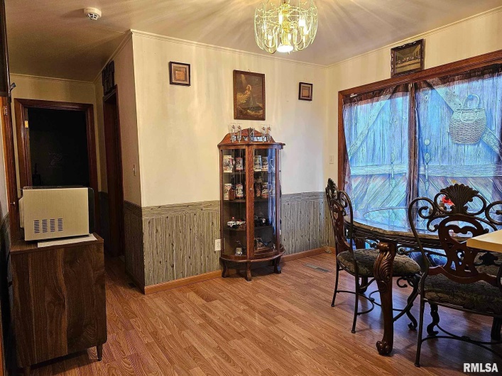 405 4TH Street, Rosiclare, Illinois 62982, 2 Bedrooms Bedrooms, 0 ,1 BathroomBathrooms,Residential,For Sale,4TH,0,RMAEB451826