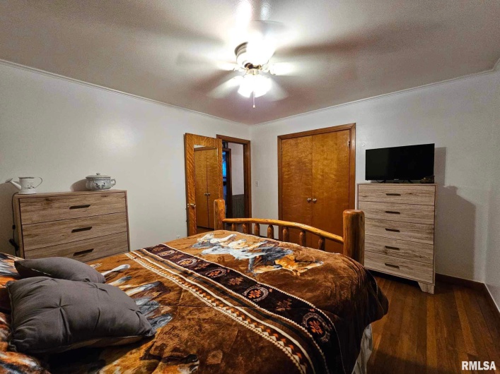 405 4TH Street, Rosiclare, Illinois 62982, 2 Bedrooms Bedrooms, 0 ,1 BathroomBathrooms,Residential,For Sale,4TH,0,RMAEB451826