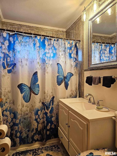 405 4TH Street, Rosiclare, Illinois 62982, 2 Bedrooms Bedrooms, 0 ,1 BathroomBathrooms,Residential,For Sale,4TH,0,RMAEB451826