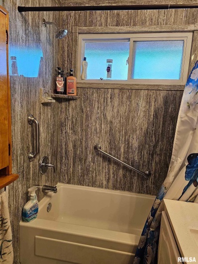 405 4TH Street, Rosiclare, Illinois 62982, 2 Bedrooms Bedrooms, 0 ,1 BathroomBathrooms,Residential,For Sale,4TH,0,RMAEB451826