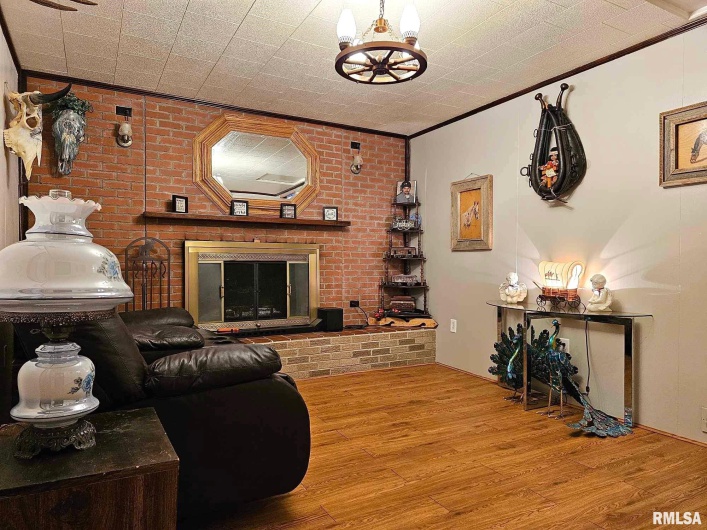 405 4TH Street, Rosiclare, Illinois 62982, 2 Bedrooms Bedrooms, 0 ,1 BathroomBathrooms,Residential,For Sale,4TH,0,RMAEB451826