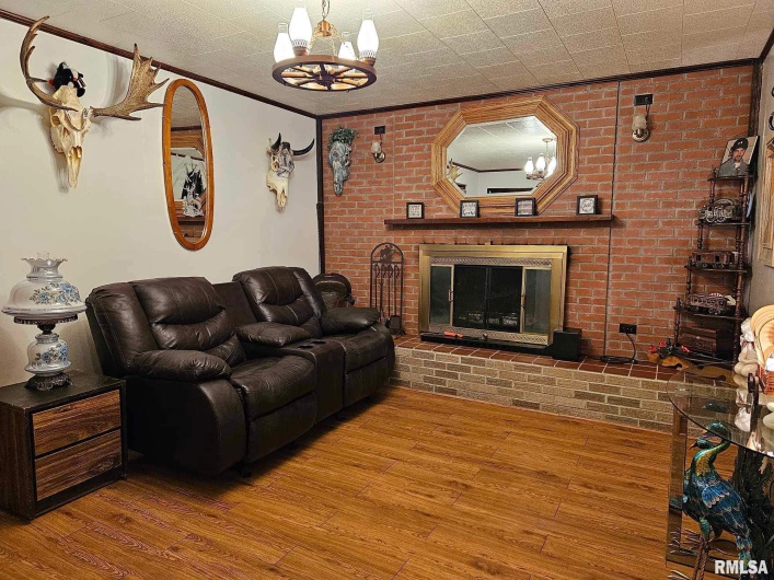 405 4TH Street, Rosiclare, Illinois 62982, 2 Bedrooms Bedrooms, 0 ,1 BathroomBathrooms,Residential,For Sale,4TH,0,RMAEB451826