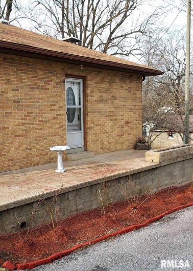 405 4TH Street, Rosiclare, Illinois 62982, 2 Bedrooms Bedrooms, 0 ,1 BathroomBathrooms,Residential,For Sale,4TH,0,RMAEB451826