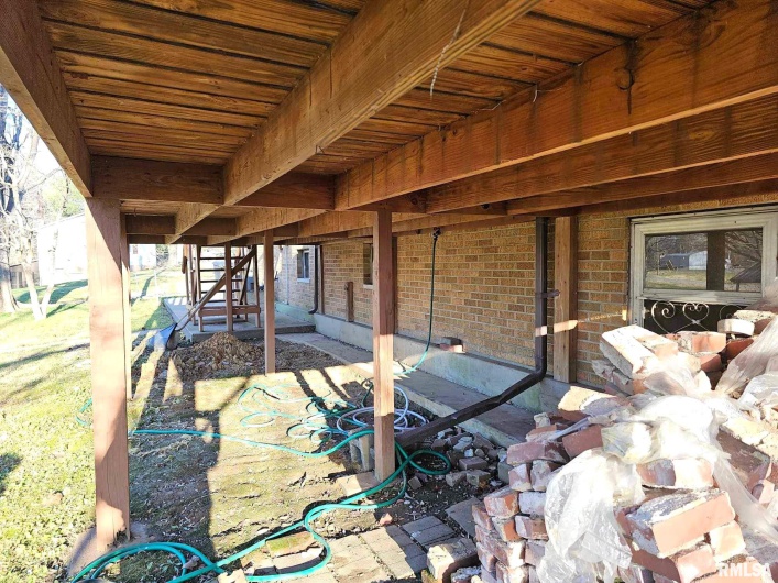 405 4TH Street, Rosiclare, Illinois 62982, 2 Bedrooms Bedrooms, 0 ,1 BathroomBathrooms,Residential,For Sale,4TH,0,RMAEB451826