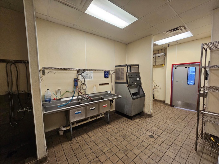 21962 Highway 32, Ste Genevieve, Missouri 63670, ,Commercial Sale,For Sale,Highway 32,MAR23067098