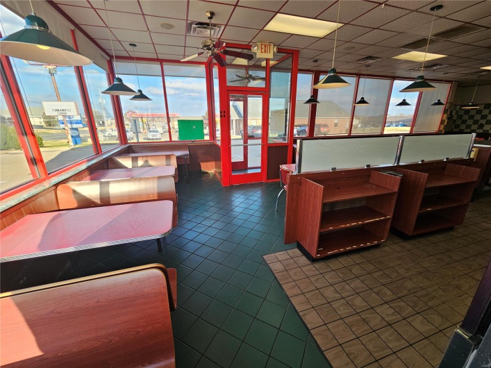 21962 Highway 32, Ste Genevieve, Missouri 63670, ,Commercial Sale,For Sale,Highway 32,MAR23067098