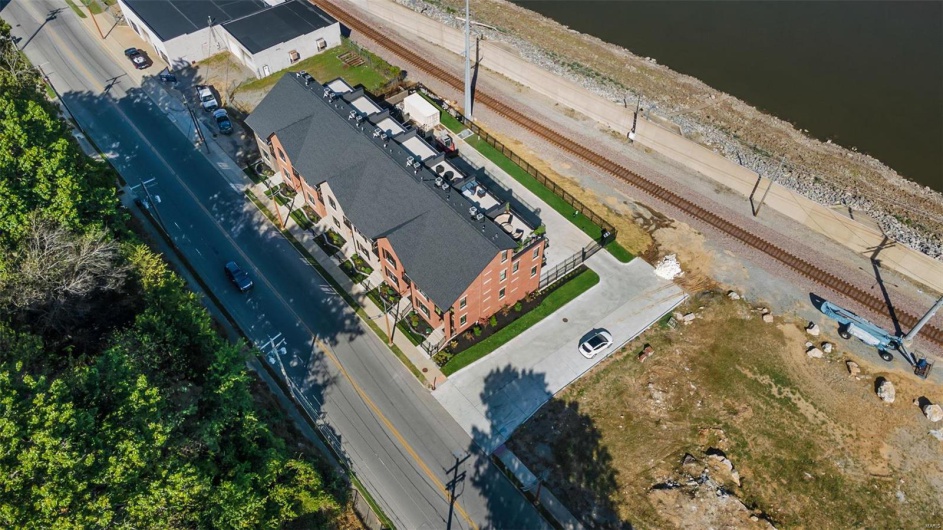290 Main Street, Cape Girardeau, Missouri 63701, 2 Bedrooms Bedrooms, 10 Rooms Rooms,2 BathroomsBathrooms,Residential,For Sale,Main,MAR24001307
