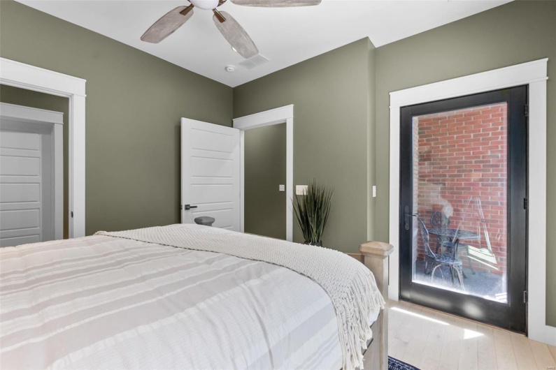 290 Main Street, Cape Girardeau, Missouri 63701, 2 Bedrooms Bedrooms, 10 Rooms Rooms,2 BathroomsBathrooms,Residential,For Sale,Main,MAR24001307