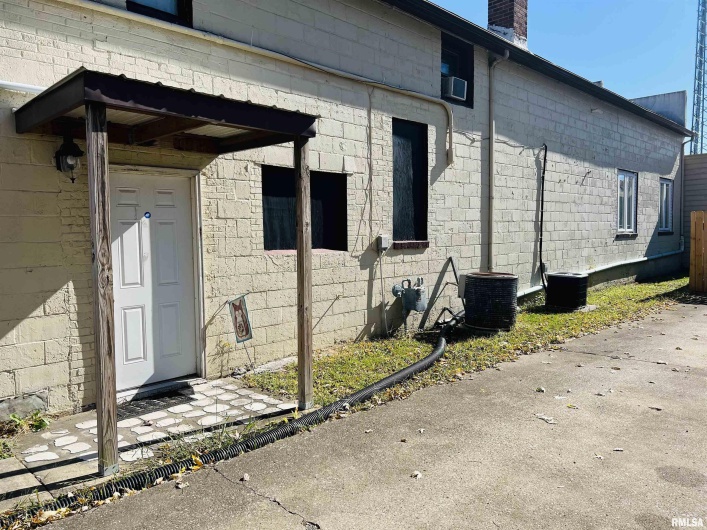 323 RAYMOND Street, Harrisburg, Illinois 62946, 0 , 0 ,0,Commercial Sale,For Sale,RAYMOND,0,RMAEB449990
