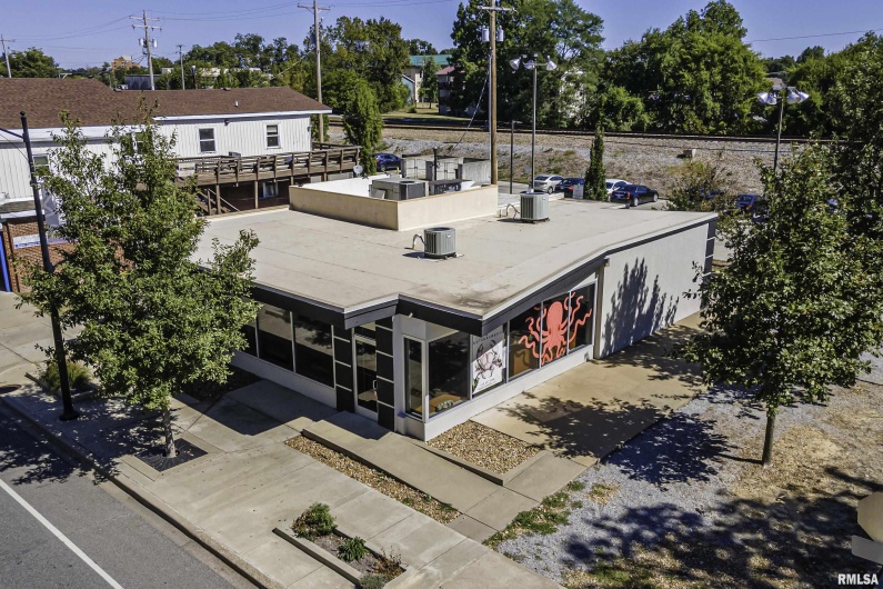 709 ILLINOIS Avenue, Carbondale, Illinois 62901, 0 , 0 ,0,Commercial Sale,For Sale,ILLINOIS,0,RMAQC4249668