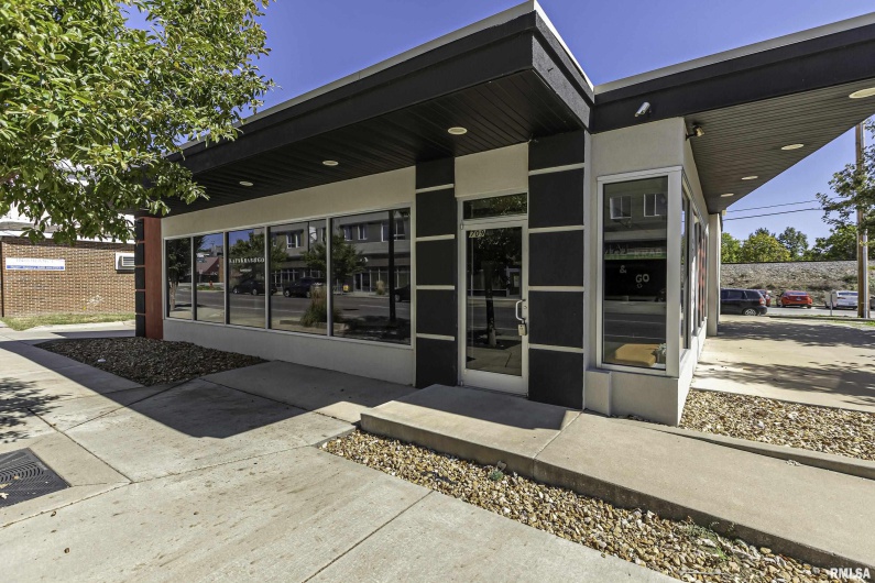 709 ILLINOIS Avenue, Carbondale, Illinois 62901, 0 , 0 ,0,Commercial Sale,For Sale,ILLINOIS,0,RMAQC4249668