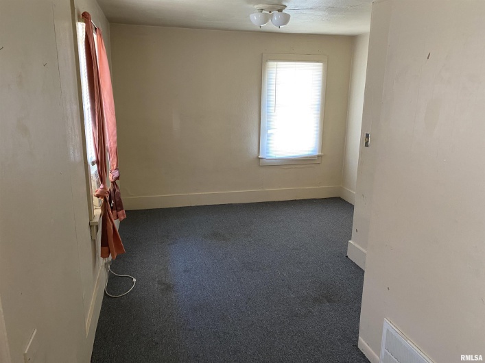 403 CHERRY Street, Carbondale, Illinois 62901, 4 Bedrooms Bedrooms, 0 ,1 BathroomBathrooms,Residential,For Sale,CHERRY,0,RMAEB445362
