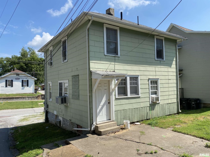 403 CHERRY Street, Carbondale, Illinois 62901, 4 Bedrooms Bedrooms, 0 ,1 BathroomBathrooms,Residential,For Sale,CHERRY,0,RMAEB445362