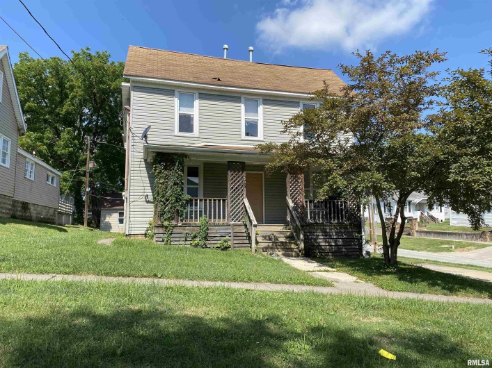 403 CHERRY Street, Carbondale, Illinois 62901, 4 Bedrooms Bedrooms, 0 ,1 BathroomBathrooms,Residential,For Sale,CHERRY,0,RMAEB445362