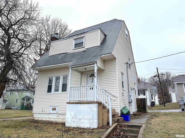 410 ASH Street, Carbondale, Illinois 62901, 3 Bedrooms Bedrooms, 0 ,1 BathroomBathrooms,Residential,For Sale,ASH,0,RMAEB452050