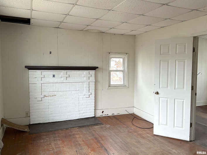 410 ASH Street, Carbondale, Illinois 62901, 3 Bedrooms Bedrooms, 0 ,1 BathroomBathrooms,Residential,For Sale,ASH,0,RMAEB452050