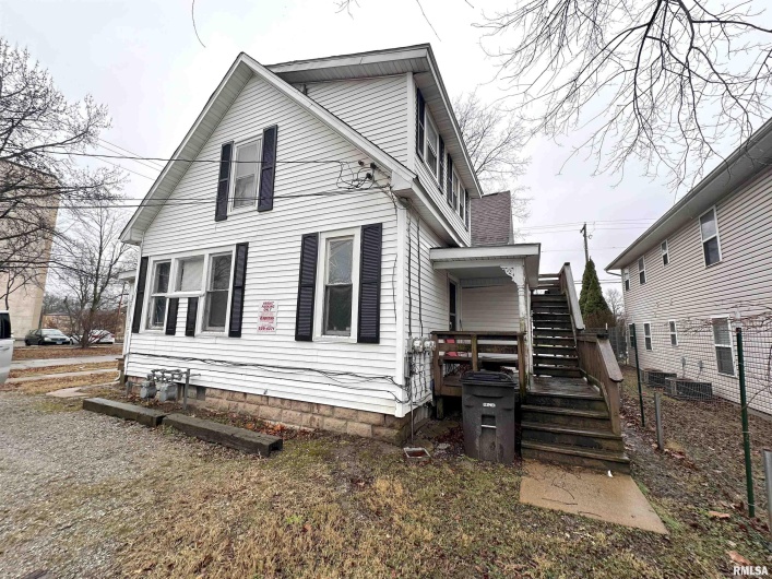 718 FOREST Avenue, Carbondale, Illinois 62901, 0 , 0 ,0,Residential Income,For Sale,FOREST,0,RMAEB452087