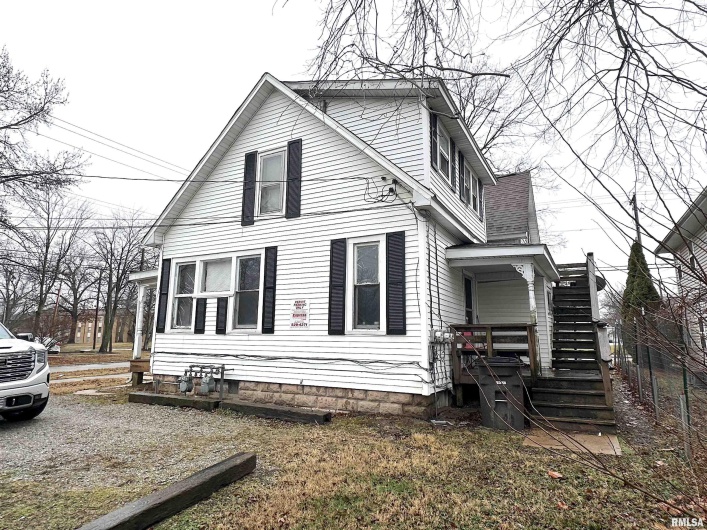 718 FOREST Avenue, Carbondale, Illinois 62901, 0 , 0 ,0,Residential Income,For Sale,FOREST,0,RMAEB452087