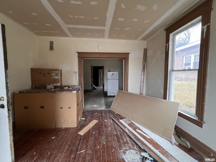 406 UNIVERSITY Avenue, Carbondale, Illinois 62901, 0 , 0 ,0,Residential Income,For Sale,UNIVERSITY,0,RMAEB452098