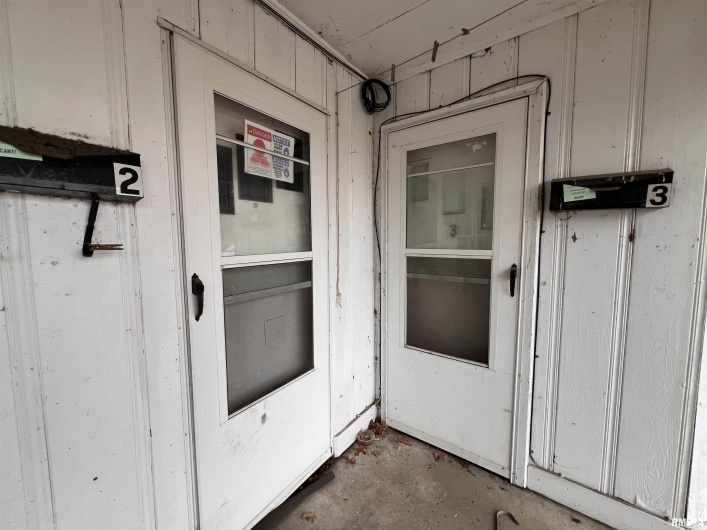 406 UNIVERSITY Avenue, Carbondale, Illinois 62901, 0 , 0 ,0,Residential Income,For Sale,UNIVERSITY,0,RMAEB452098