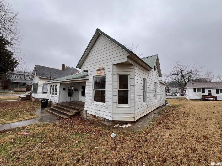 406 UNIVERSITY Avenue, Carbondale, Illinois 62901, 0 , 0 ,0,Residential Income,For Sale,UNIVERSITY,0,RMAEB452098