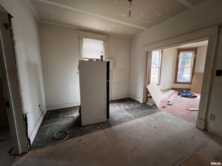 406 UNIVERSITY Avenue, Carbondale, Illinois 62901, 0 , 0 ,0,Residential Income,For Sale,UNIVERSITY,0,RMAEB452098