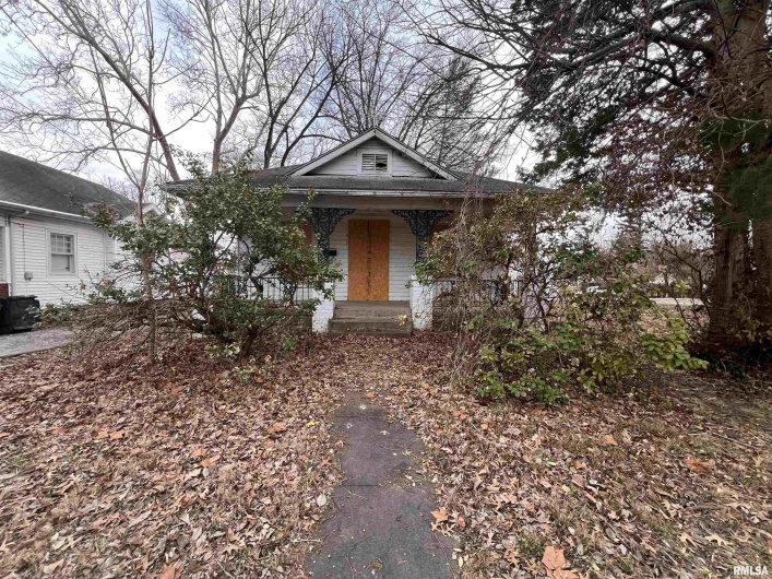 417 MONROE Street, Carbondale, Illinois 62901, 3 Bedrooms Bedrooms, 0 ,1 BathroomBathrooms,Residential,For Sale,MONROE,0,RMAEB452191