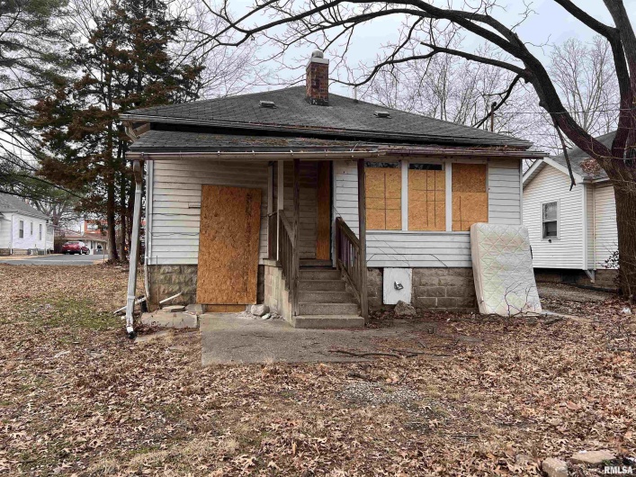 417 MONROE Street, Carbondale, Illinois 62901, 3 Bedrooms Bedrooms, 0 ,1 BathroomBathrooms,Residential,For Sale,MONROE,0,RMAEB452191