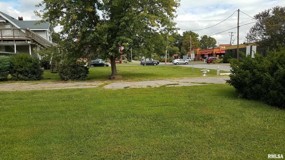 409 WALNUT Street, Carbondale, Illinois 62901, 0 , 0 ,0,Commercial Sale,For Sale,WALNUT,0,RMAEB452267