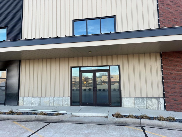 2015 Perryville Boulevard, Perryville, Missouri 63775, ,Commercial Lease,For Sale,Perryville,MAR24009219