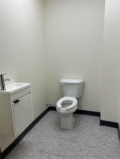 2015 Perryville Boulevard, Perryville, Missouri 63775, ,Commercial Lease,For Sale,Perryville,MAR24009219