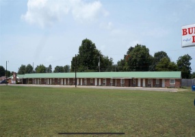 215 BYPASS, Kennett, Missouri 63857, ,Commercial Sale,For Sale,BYPASS,MAR24010342