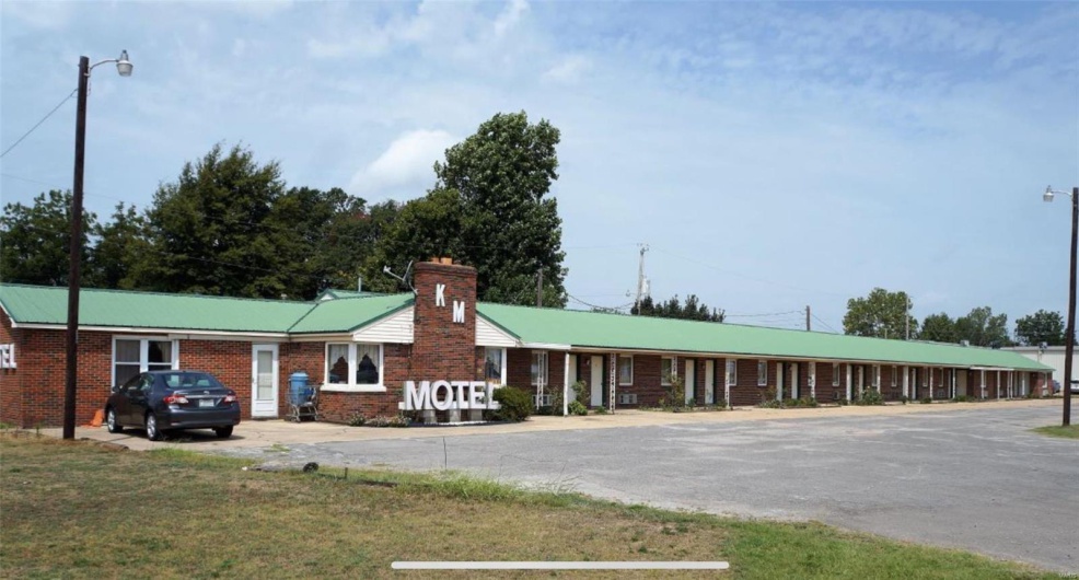 215 BYPASS, Kennett, Missouri 63857, ,Commercial Sale,For Sale,BYPASS,MAR24010342