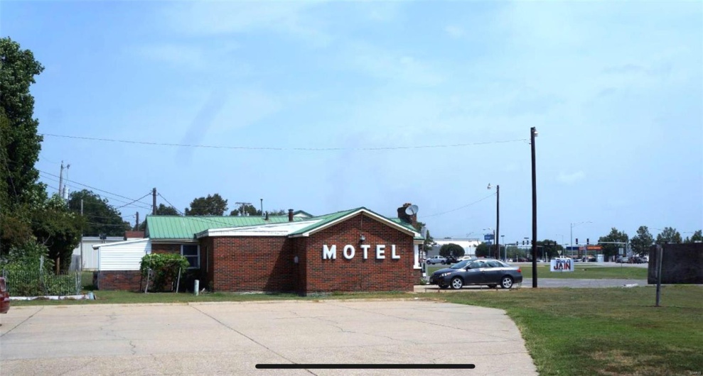215 BYPASS, Kennett, Missouri 63857, ,Commercial Sale,For Sale,BYPASS,MAR24010342