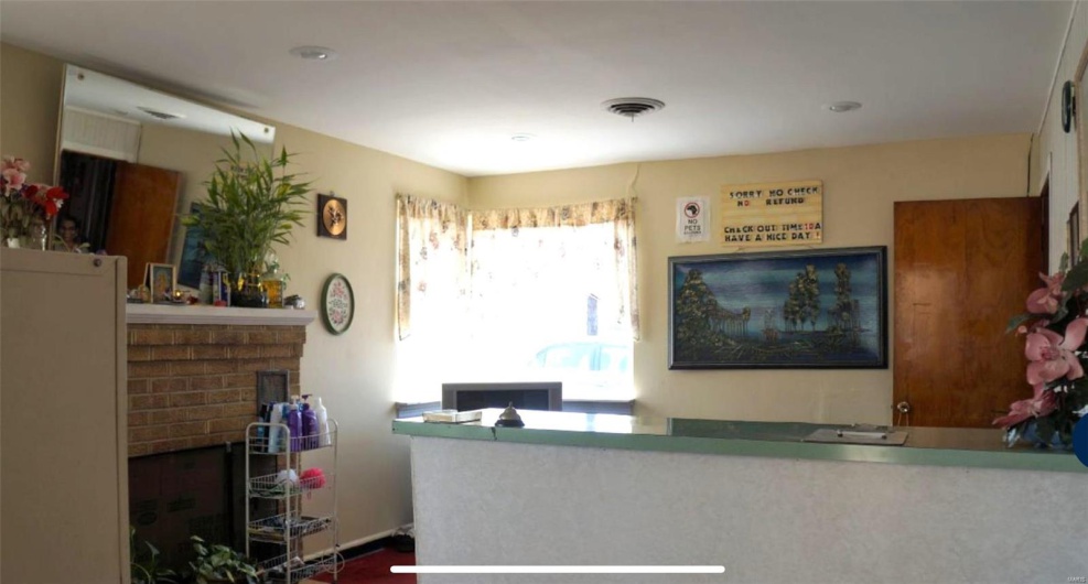215 BYPASS, Kennett, Missouri 63857, ,Commercial Sale,For Sale,BYPASS,MAR24010342