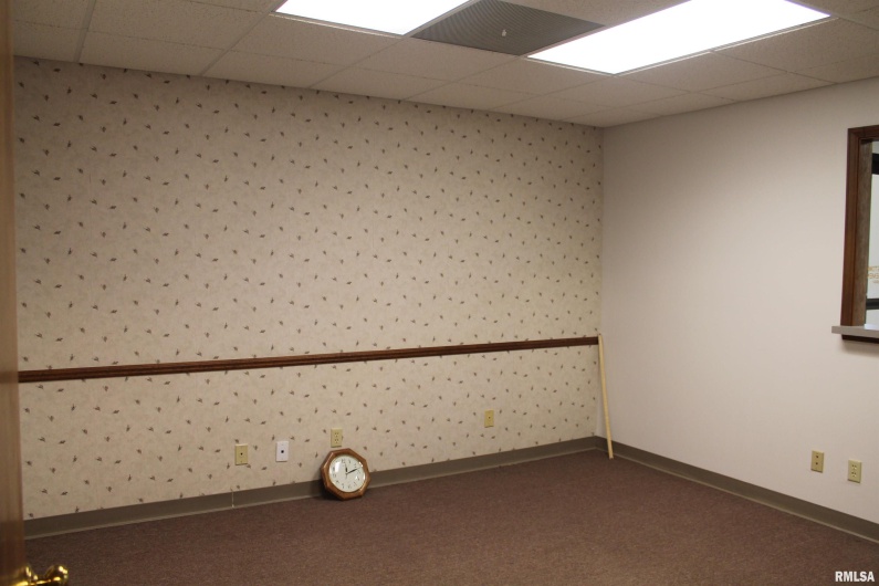 1001 MAIN Street, Carbondale, Illinois 62901, 0 , 0 ,0,Commercial Sale,For Sale,MAIN,0,RMAEB452360