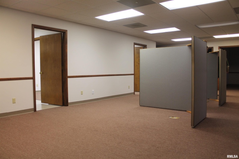 1001 MAIN Street, Carbondale, Illinois 62901, 0 , 0 ,0,Commercial Sale,For Sale,MAIN,0,RMAEB452360
