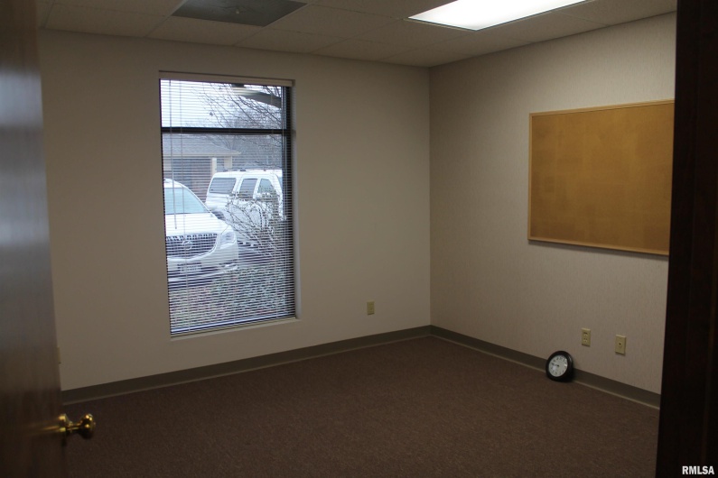 1001 MAIN Street, Carbondale, Illinois 62901, 0 , 0 ,0,Commercial Sale,For Sale,MAIN,0,RMAEB452360