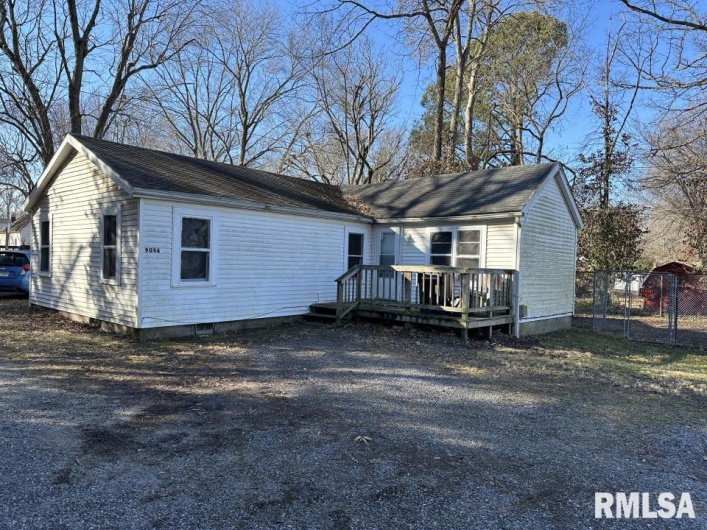 909 SYCAMORE Street, Carbondale, Illinois 62901, 0 , 0 ,0,Residential Income,For Sale,SYCAMORE,0,RMAQC4250434