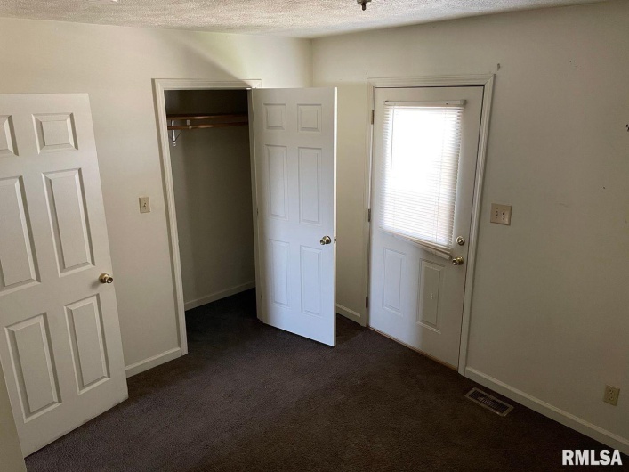 600 WASHINGTON Street, Carbondale, Illinois 62901, 0 , 0 ,0,Residential Income,For Sale,WASHINGTON,0,RMAEB452432