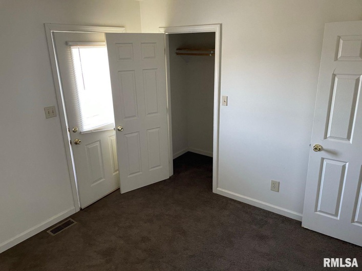 600 WASHINGTON Street, Carbondale, Illinois 62901, 0 , 0 ,0,Residential Income,For Sale,WASHINGTON,0,RMAEB452432
