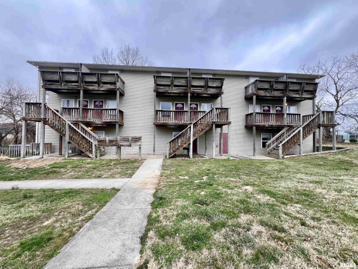 600 WASHINGTON Street, Carbondale, Illinois 62901, 0 , 0 ,0,Residential Income,For Sale,WASHINGTON,0,RMAEB452432