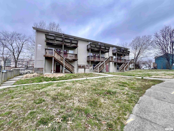 600 WASHINGTON Street, Carbondale, Illinois 62901, 0 , 0 ,0,Residential Income,For Sale,WASHINGTON,0,RMAEB452432