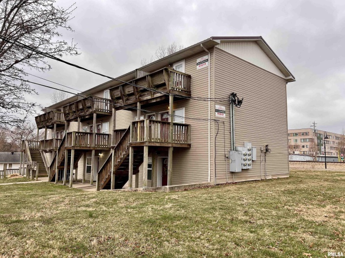 600 WASHINGTON Street, Carbondale, Illinois 62901, 0 , 0 ,0,Residential Income,For Sale,WASHINGTON,0,RMAEB452432